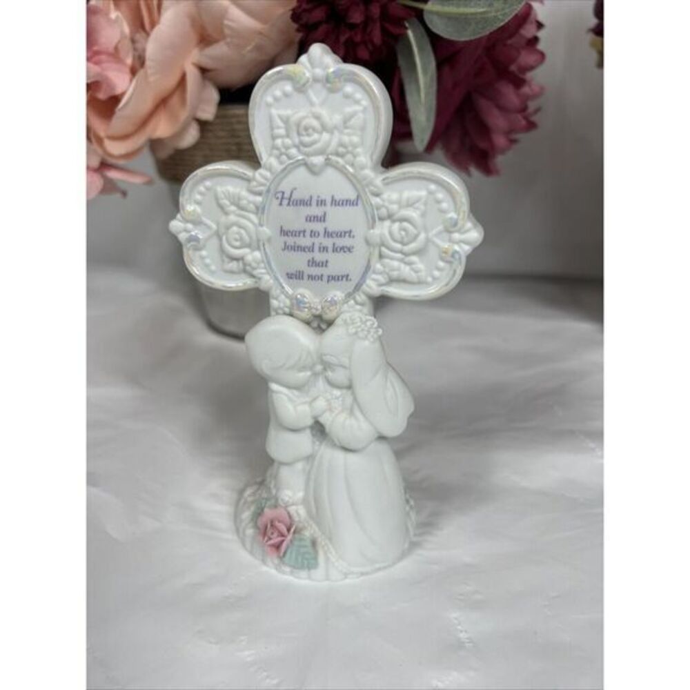 Precious Moments  Cross with‎ Bride and Groom Figurine hand heart love  HBH61